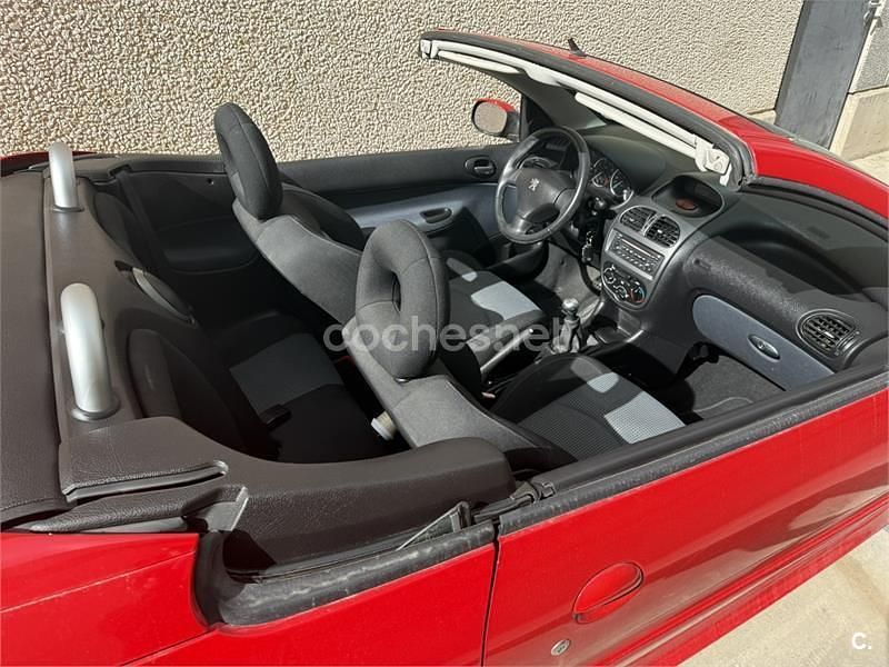 Rojo Usado 2006 Peugeot 206 CC Descapotable | 4000 € (Precio justo) - Imagen 1/4