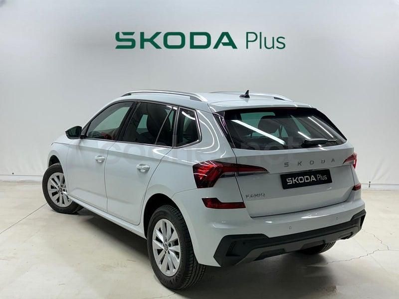 Usado Skoda Kamiq Selection 115 CV (84 kW) 2025 Blanco SUV