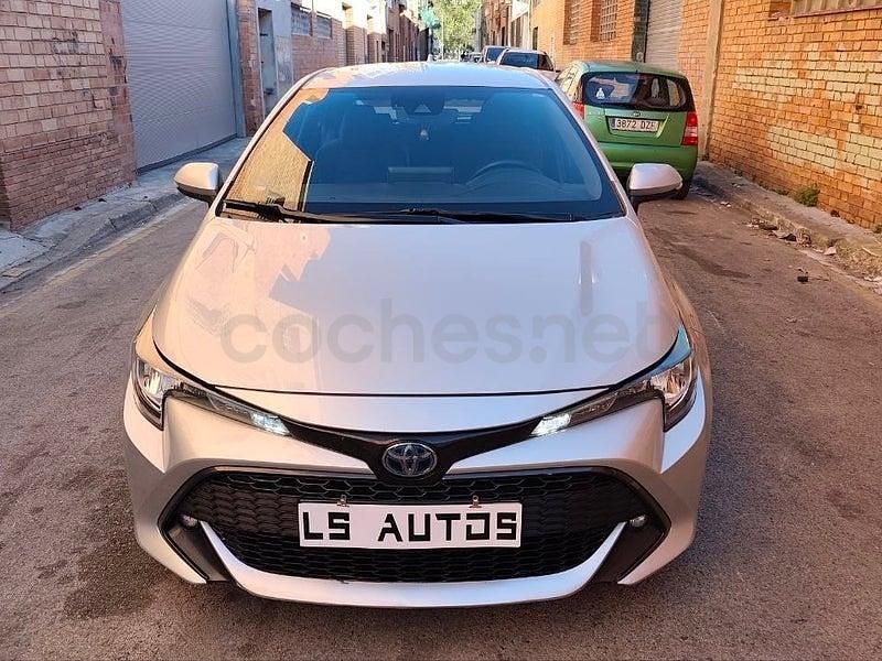 Usado Toyota Corolla Active 122 CV (89 kW) 2022 Gris / plata Berlina
