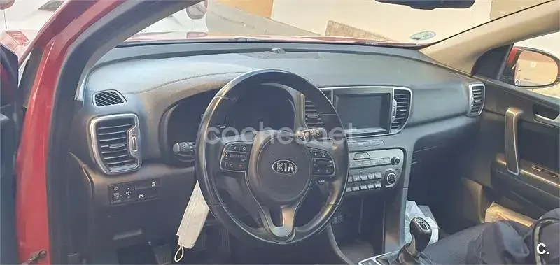 Usado Kia Sportage 115 CV (84 kW) 2016 Rojo SUV