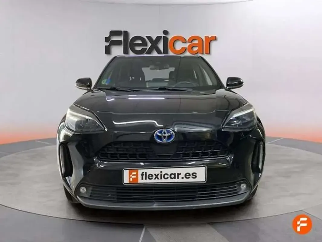 Usado Toyota Yaris Cross Active 116 CV (85 kW) 2024 Negro SUV