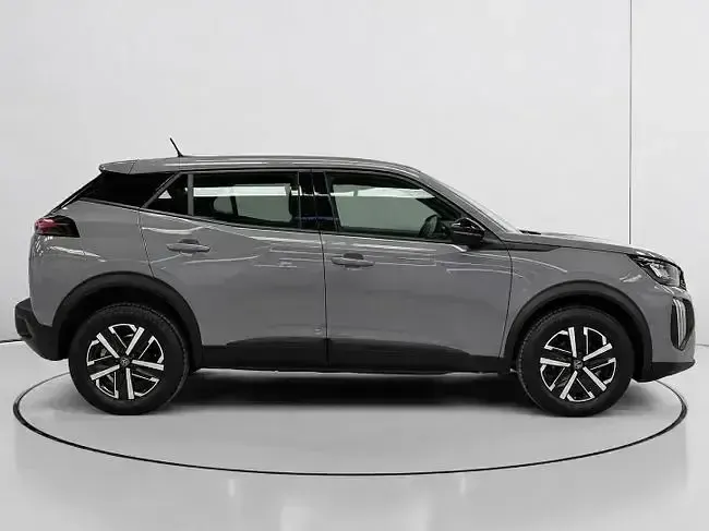 Usado Peugeot 2008 Active 100 CV (73 kW) 2024 Gris SUV