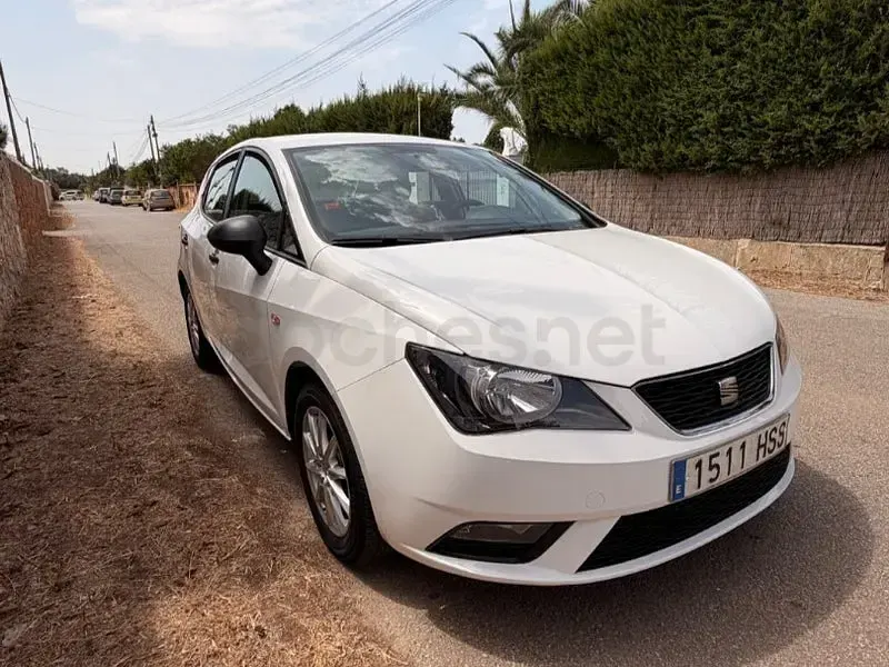 Usado Seat Ibiza Reference 70 CV (51 kW) 2013 Blanco Berlina