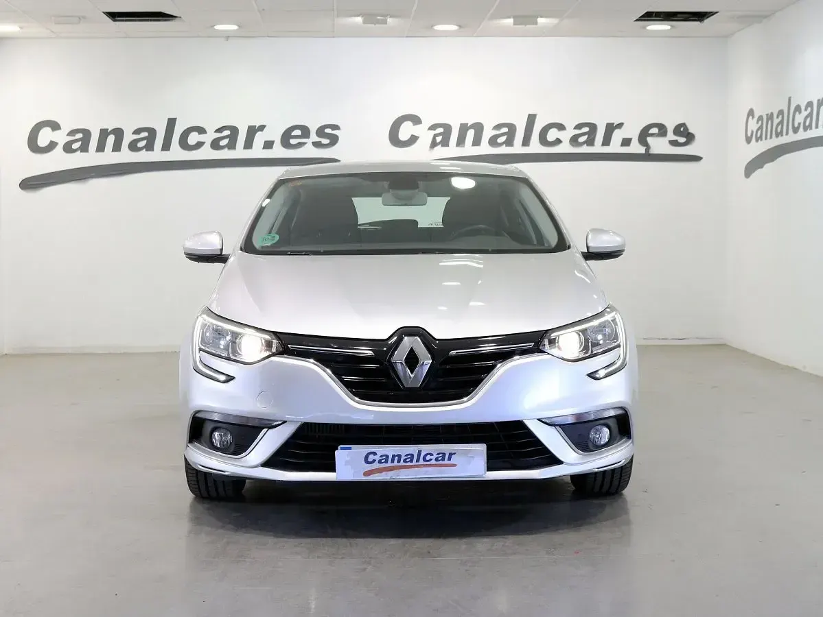 Usado Renault Mégane Life 100 CV (73 kW) 2016 Gris