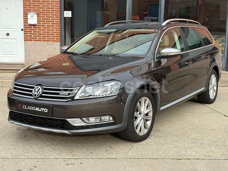 Usado VW Passat Alltrack 177 CV (130 kW) 2014 Marrón Familiar