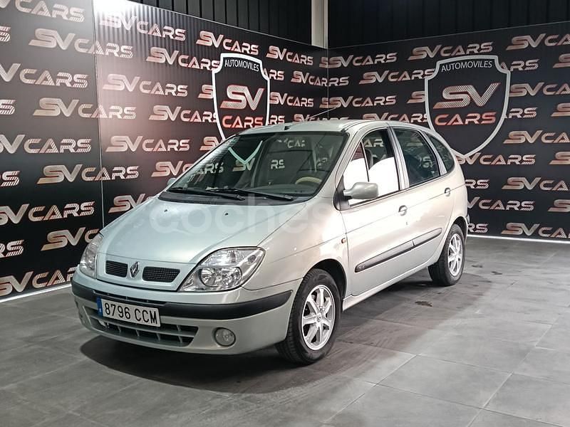 Gris / plata Usado 2002 Renault Scénic Authentique Monovolumen | 4999 € - Imagen 1/4