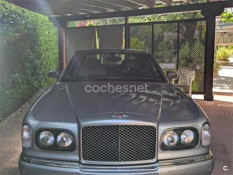 Usado Bentley Arnage 400 CV (294 kW) 2000 Gris / plata Berlina