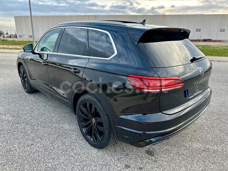 Usado VW Touareg R-line 286 CV (210 kW) 2022 Negro SUV