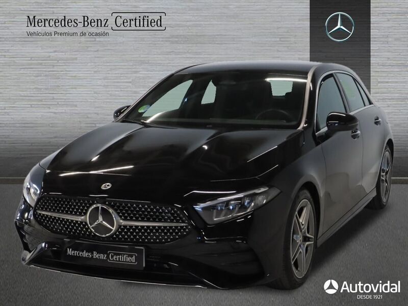 Negro Usado 2023 Mercedes A180 | 32.900 € (Un poco caro) - Imagen 1/4