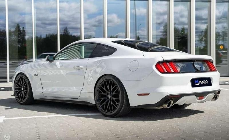 Usado Ford Mustang GT 417 CV (306 kW) 2017 Blanco Coupe