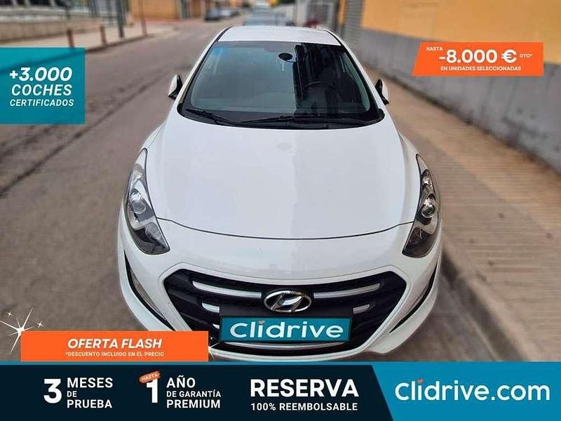 Blanco Usado 2015 Hyundai i30 GO! Utilitario | 7590 € (Precio justo) - Imagen 1/3