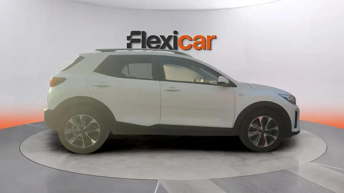 Usado Kia Stonic 120 CV (88 kW) 2018 Negro SUV