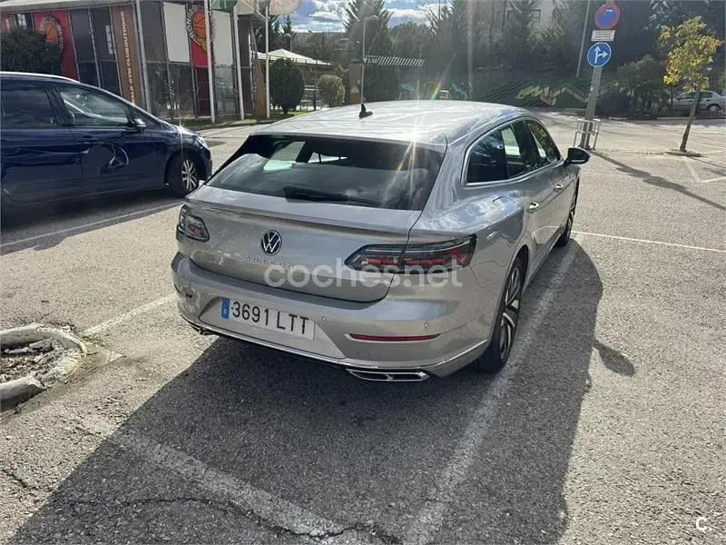 Usado VW Arteon R-line 150 CV (110 kW) 2021 Gris / plata Familiar