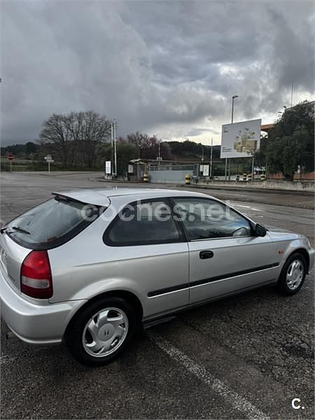 Usado Honda Civic LS 114 CV (83 kW) 1999 Gris / plata Berlina