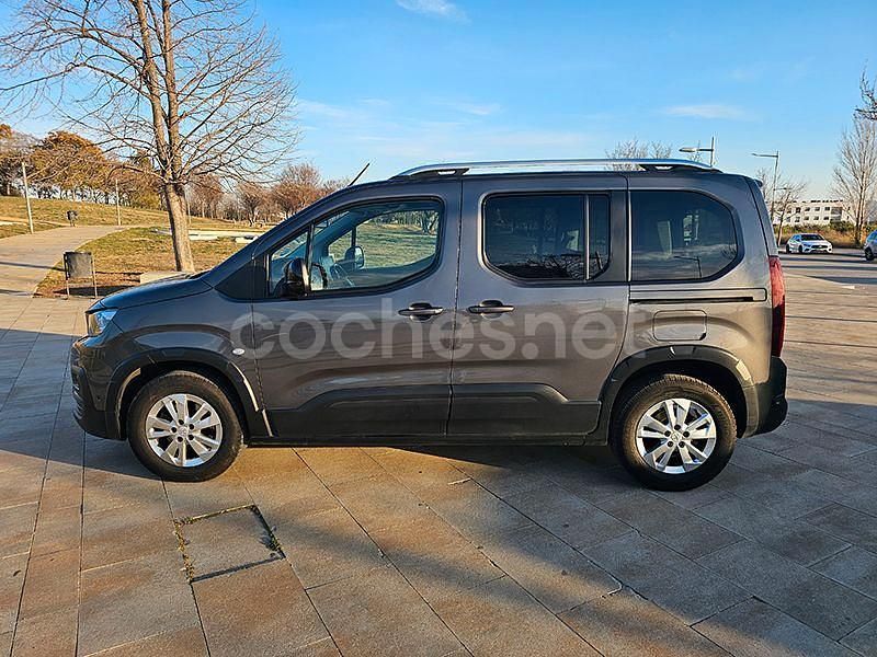 Usado Peugeot Rifter Allure 130 CV (95 kW) 2021 Gris / plata Monovolumen