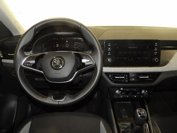 Usado Skoda Kamiq Selection 115 CV (84 kW) 2024 Blanco SUV