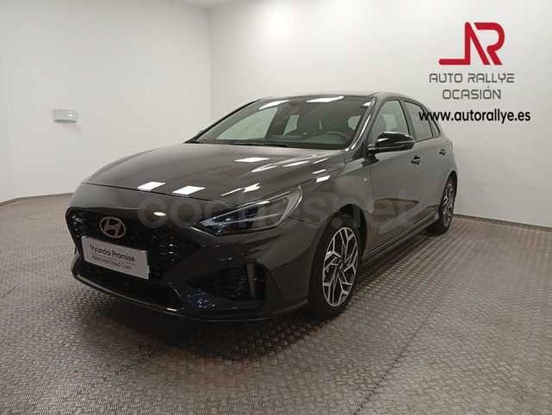 Usado Hyundai i30 N Line 100 CV (73 kW) 2025 Gris / plata Berlina