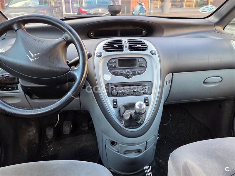 Usado Citroën Xsara Picasso Exclusive 110 CV (80 kW) 2010 Beige Monovolumen