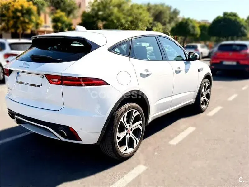 Usado Jaguar E-Pace R-Dynamic 249 CV (183 kW) 2018 Blanco SUV