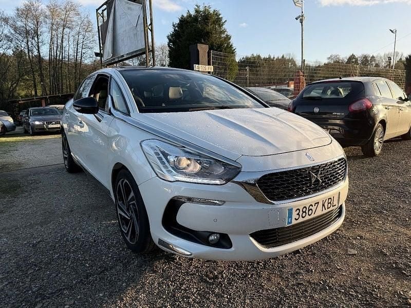 Usado DS Automobiles DS5 Prestige 181 CV (133 kW) 2018 Blanco Utilitario