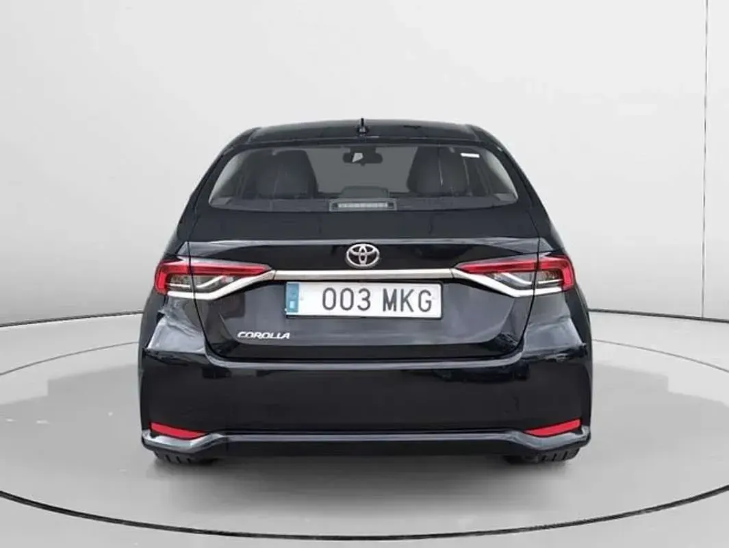 Usado Toyota Corolla 125 CV (91 kW) 2023 Negro Berlina
