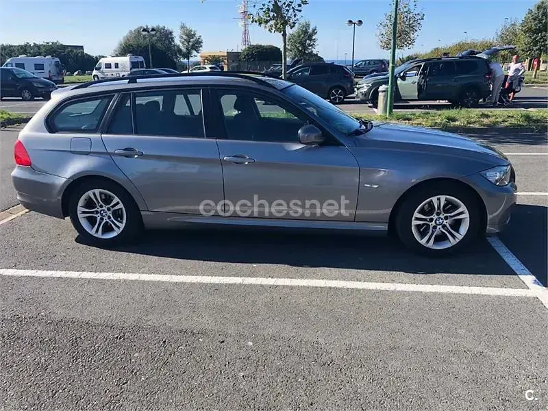 Usado BMW 320 177 HP (130 kW) 2010 Cinzento Carrinha