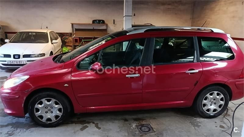 Usado Peugeot 307 110 CV (80 kW) 2007 Rojo Berlina