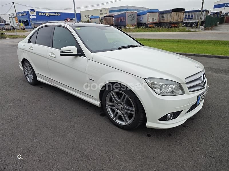 Usado Mercedes C200 Avantgarde 136 CV (100 kW) 2010 Blanco Berlina