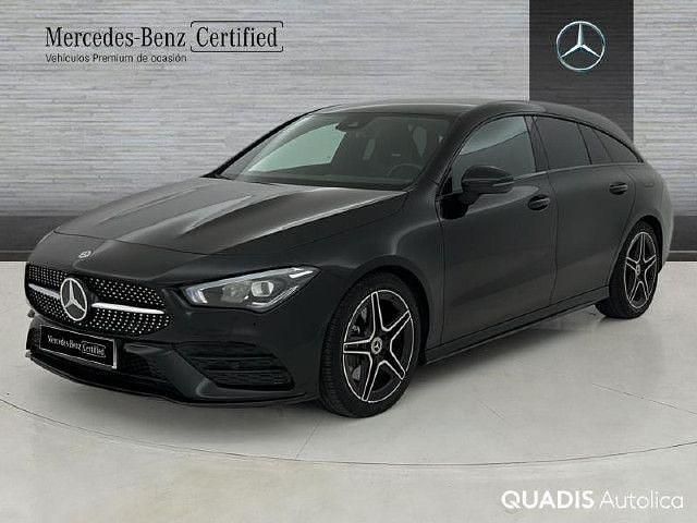 Usado Mercedes CLA200 Shooting Brake AMG line 150 CV (110 kW) 2022 Negro noche Familiar