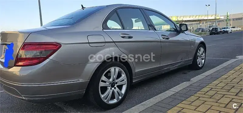 Usado Mercedes C220 Avantgarde 150 CV (110 kW) 2007 Beige Berlina