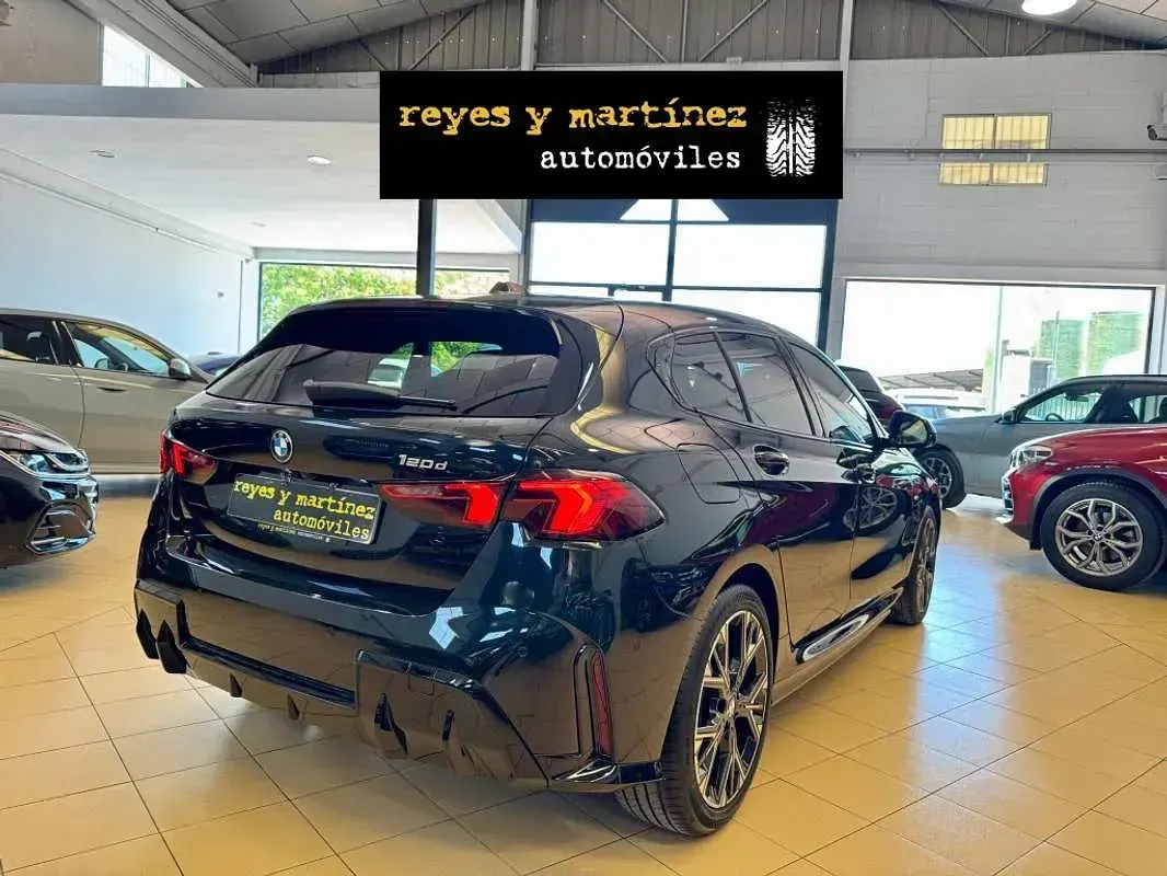 Usado BMW 120 M Sport 163 CV (119 kW) 2025 Negro Utilitario