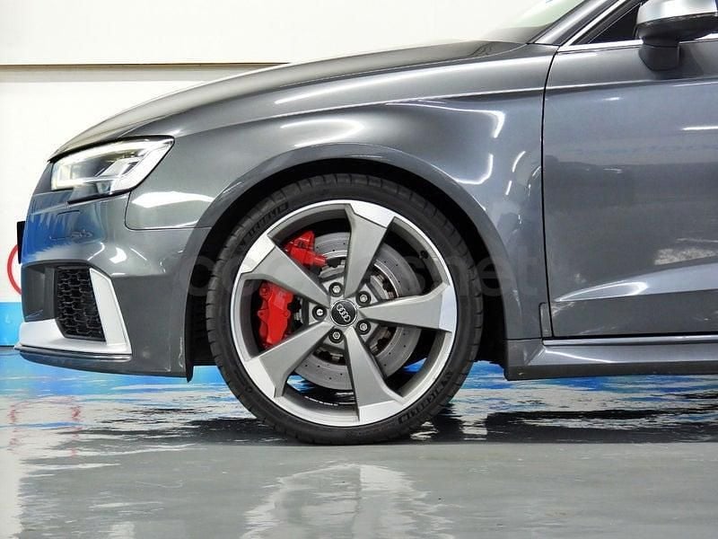 Usado Audi RS3 400 CV (294 kW) 2019 Gris / plata Berlina