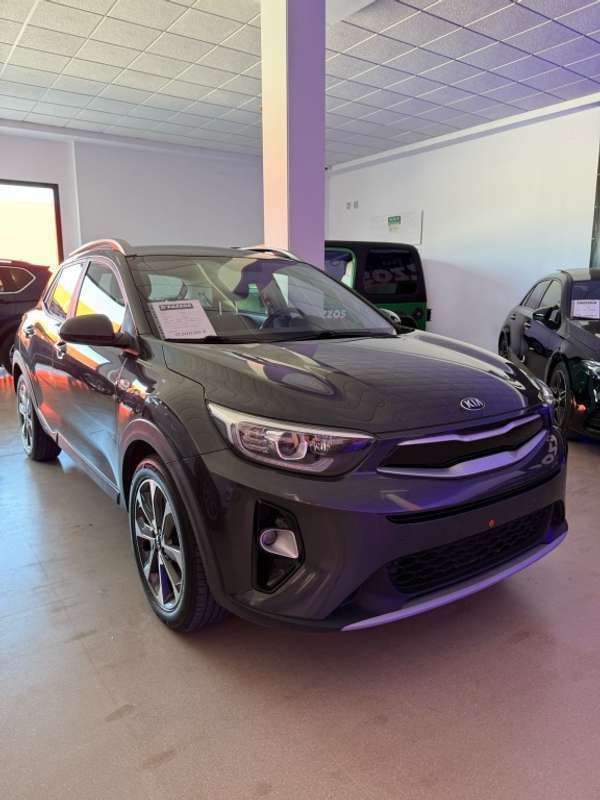 Gris Usado 2020 Kia Stonic SUV | 16.999 € (Caro) - Imagen 1/2