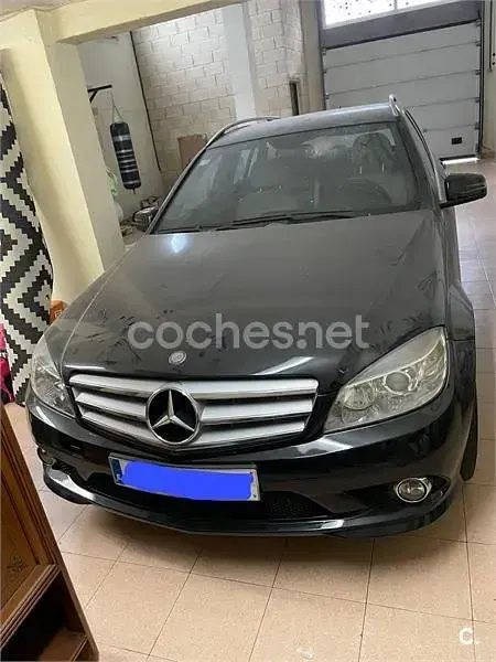 Usado Mercedes C180 156 CV (114 kW) 2010 Negro Familiar