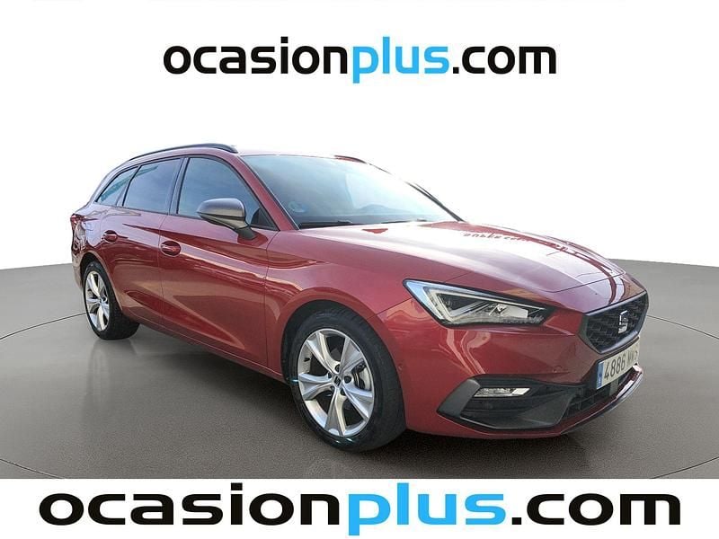 Usado Seat Leon FR 150 CV (110 kW) 2024 Rojo Monovolumen