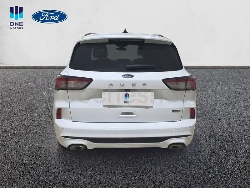 Usado Ford Kuga ST-Line X 190 CV (139 kW) 2023 Blanco SUV
