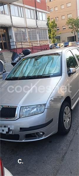 Gris / plata Usado 2005 Skoda Fabia Fresh Berlina | 3000 € (Precio justo) - Imagen 1/3