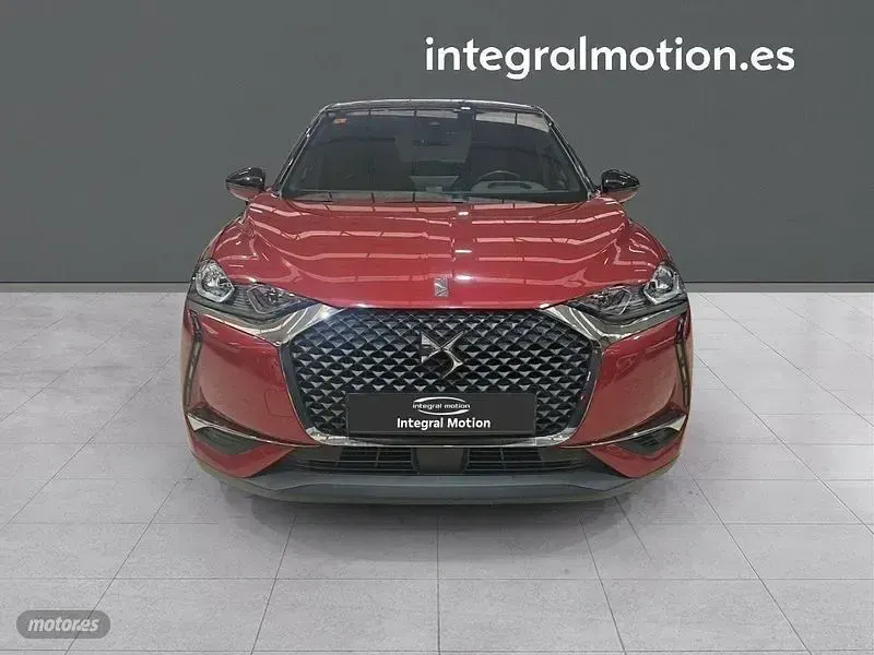 Usado DS Automobiles DS3 So Chic 99 CV (72 kW) 2021 Rojo Berlina