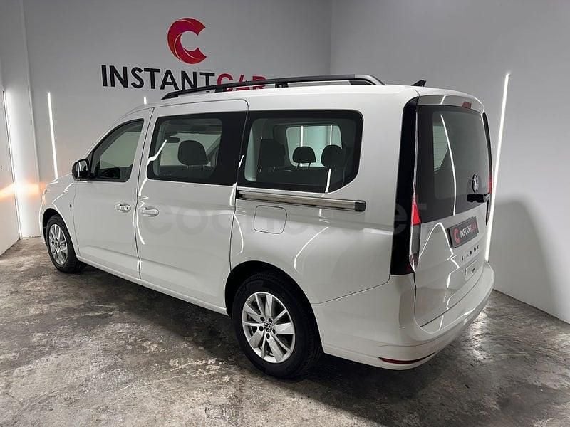 Usado VW Caddy Maxi 102 CV (75 kW) 2021 Blanco Monovolumen