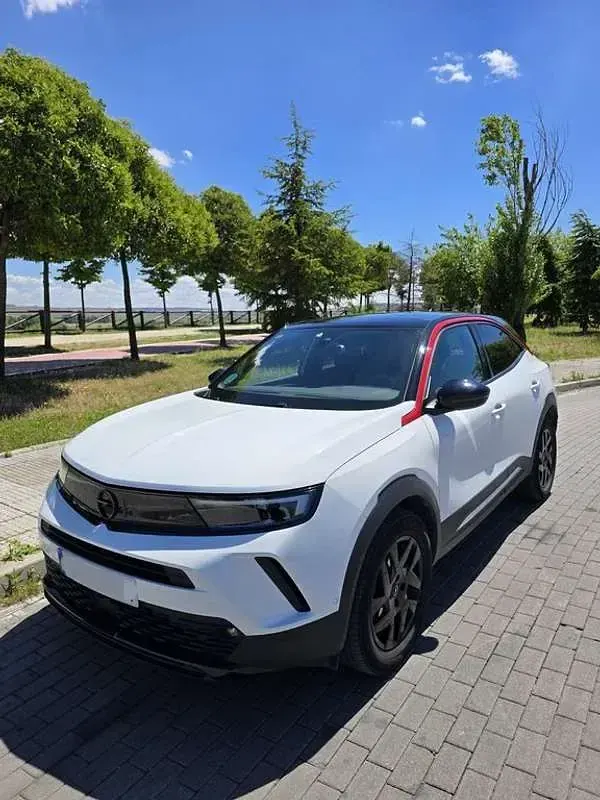 Usado Opel Mokka GS Line 110 CV (80 kW) 2021 Blanco SUV