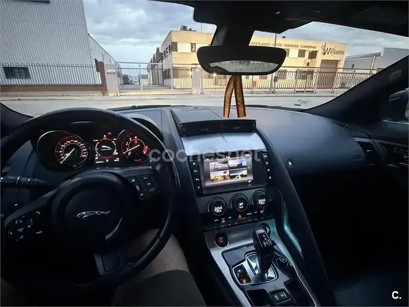 Usado Jaguar F-Type 380 CV (279 kW) 2019 Negro Coupe