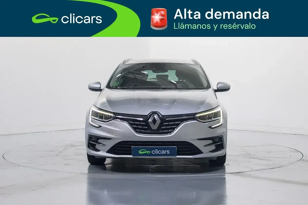 Usado Renault Mégane GrandTour Zen 140 CV (102 kW) 2022 Gris Familiar
