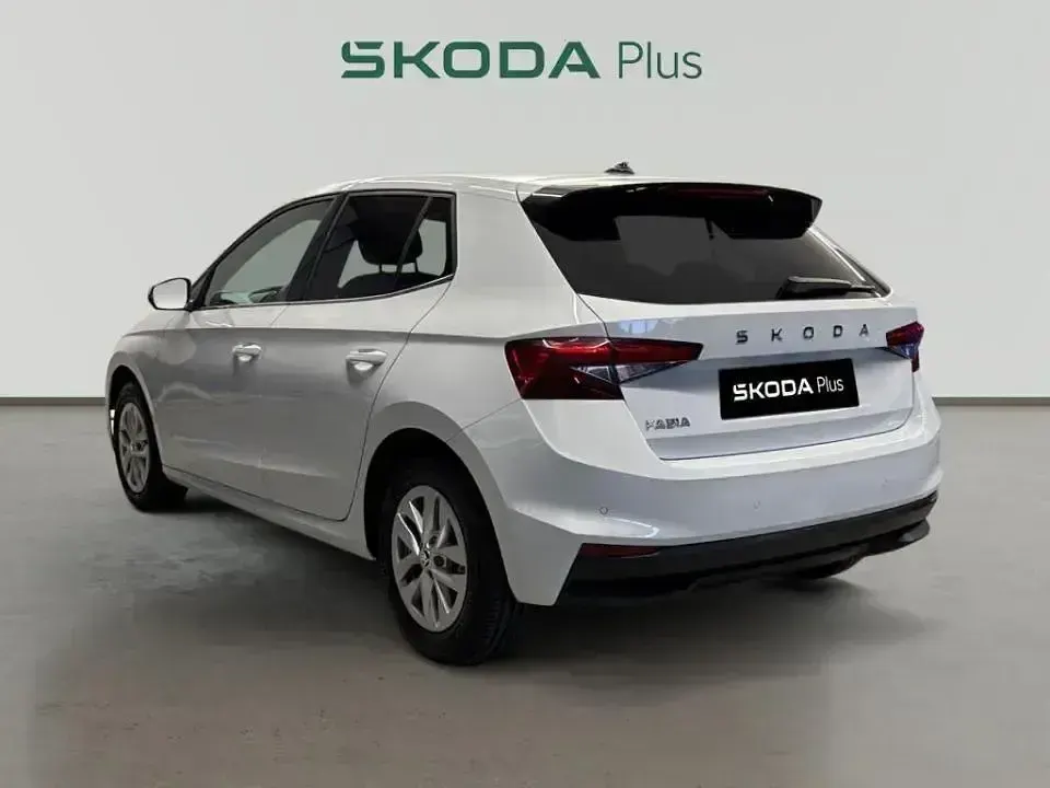 Usado Skoda Fabia Selection 95 CV (69 kW) 2024 Blanco Berlina