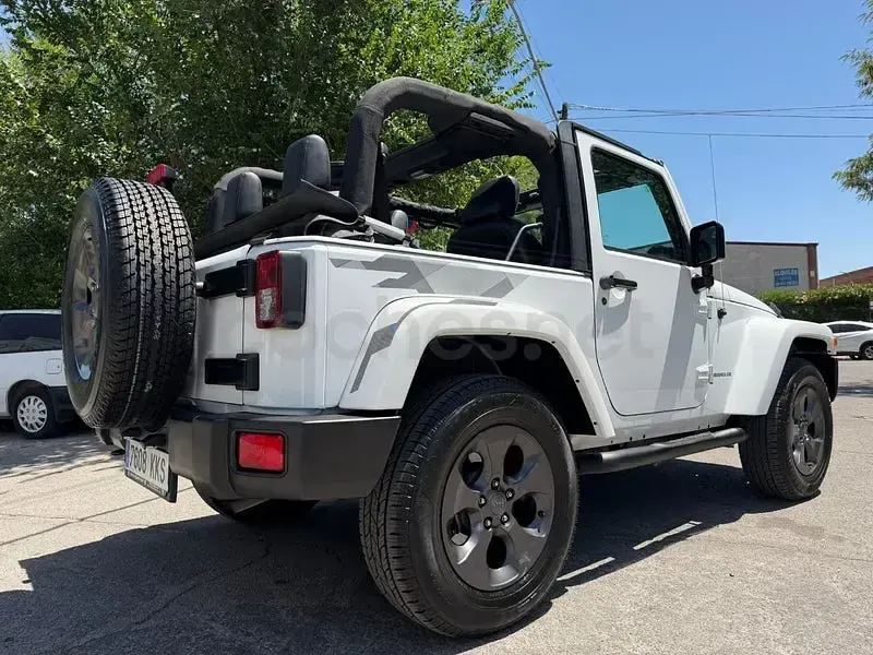Usado Jeep Wrangler Sahara 200 CV (147 kW) 2018 Blanco SUV