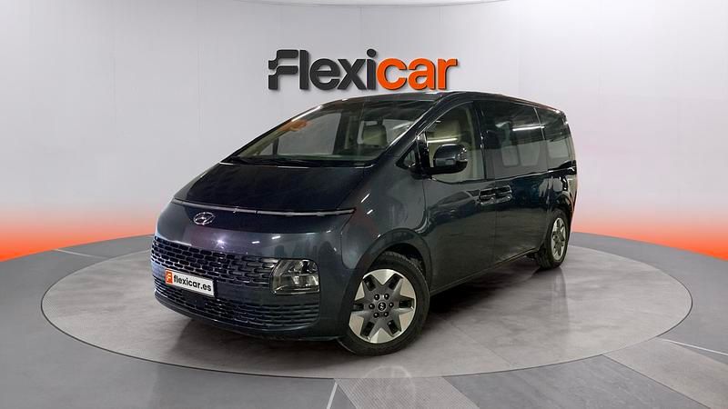Usado Hyundai Staria 177 CV (130 kW) 2023 Gris Monovolumen