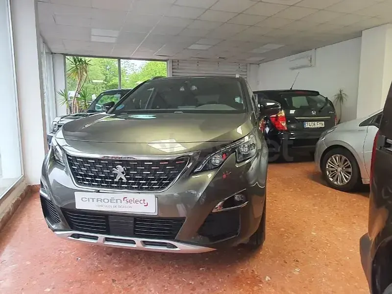 Usado Peugeot 3008 GT-line 130 CV (95 kW) 2019 Verde SUV
