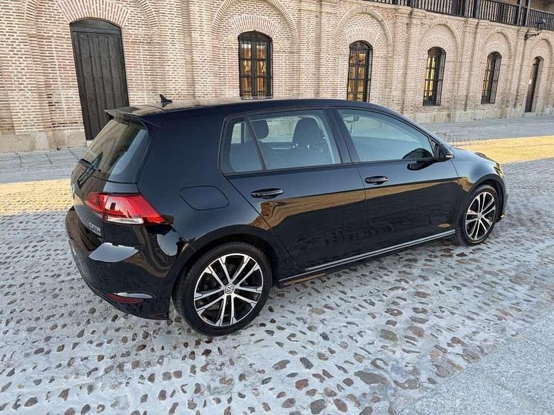 Usado VW Golf VII Sport 150 CV (110 kW) 2015 Negro Utilitario