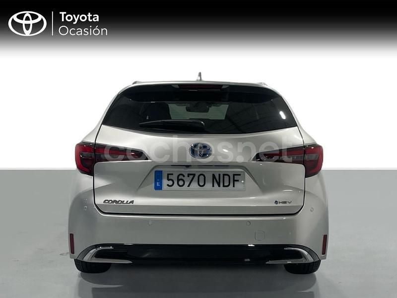 Usado Toyota Corolla Edition 140 CV (102 kW) 2025 Gris / plata Berlina