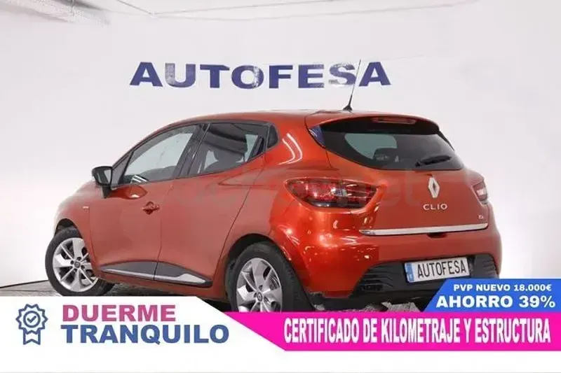 Usado Renault Clio IV LIMITED 95 CV (69 kW) 2016 Granate Berlina
