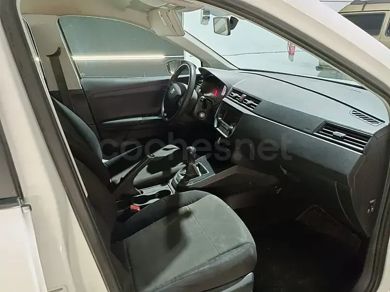 Usado Seat Arona Ecomotive 95 CV (69 kW) 2018 Blanco SUV